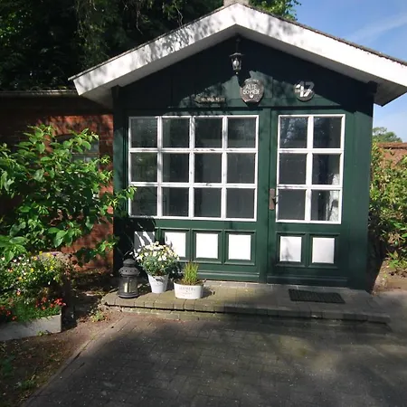 Ferienhaeuschen Alte Schmiede, 35647 * Uplengen