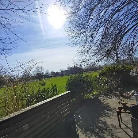 Casa vacanze Ferienhaeuschen Alte Schmiede, 35647 Uplengen
