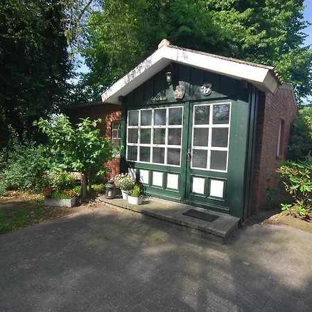 Ferienhaeuschen Alte Schmiede, 35647 Holiday home